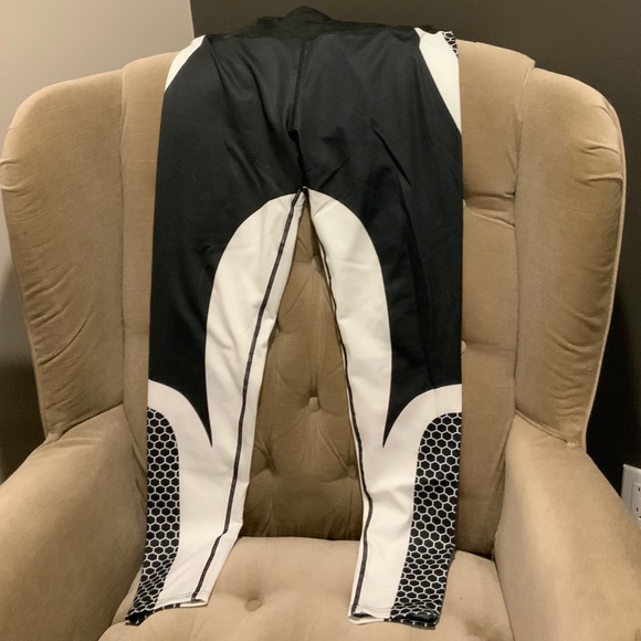 Geometric pattern leggings - Picture 3 of 3